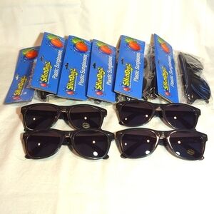 10 Plastic Sunglasses Wayfarer Party Favors Black